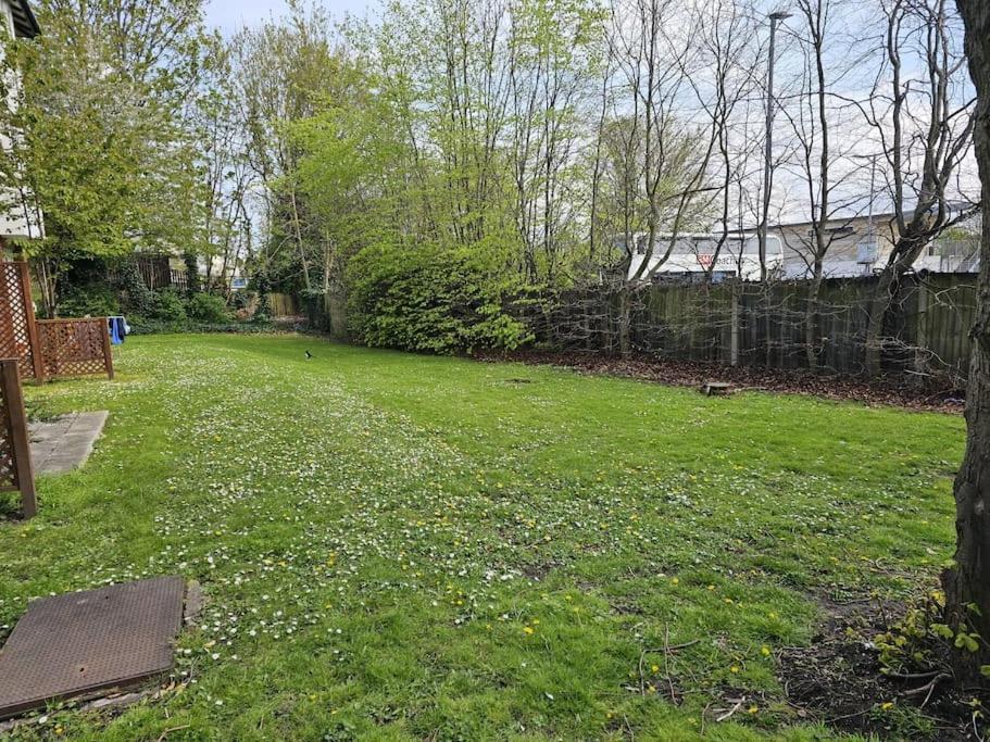 Lovely Flat Close To Shepherd'S Bush Apartment London Exterior photo